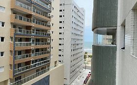 Pé Na Areia Praia Da Aviação